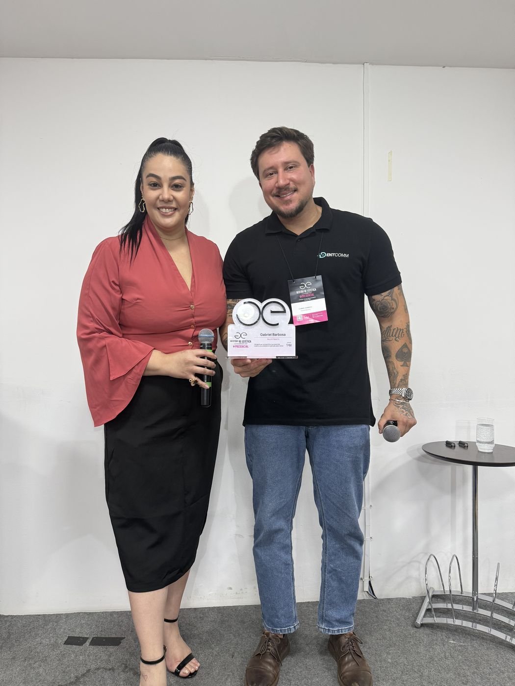 Gabriel Barbosa recebendo homenagem no Congresso Belle Software